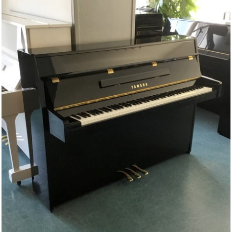 Piano Droit YAMAHA C108 Noir brillant