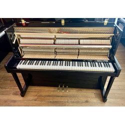 Piano droit WILH. STEINBERG IQ16 116 cm Noir Brillant