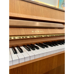 Piano droit Kawai CE-7 finition noyer satiné