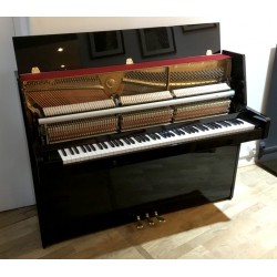 Piano Droit YAMAHA C110 Noir brillant