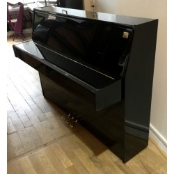 Piano Droit YAMAHA C110 Noir brillant