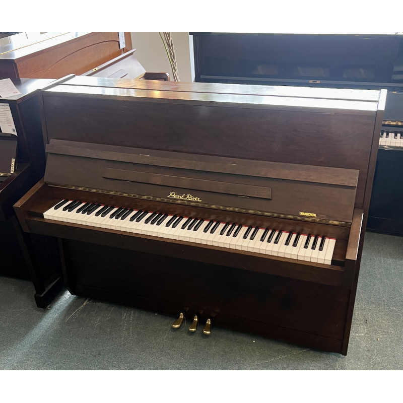 Piano droit PEARL River "113M" finition noyer satiné